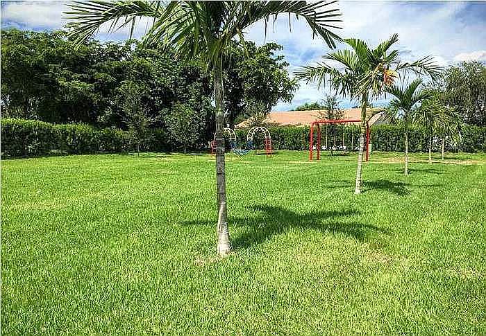 2nd image of 10629 La Placida Dr N