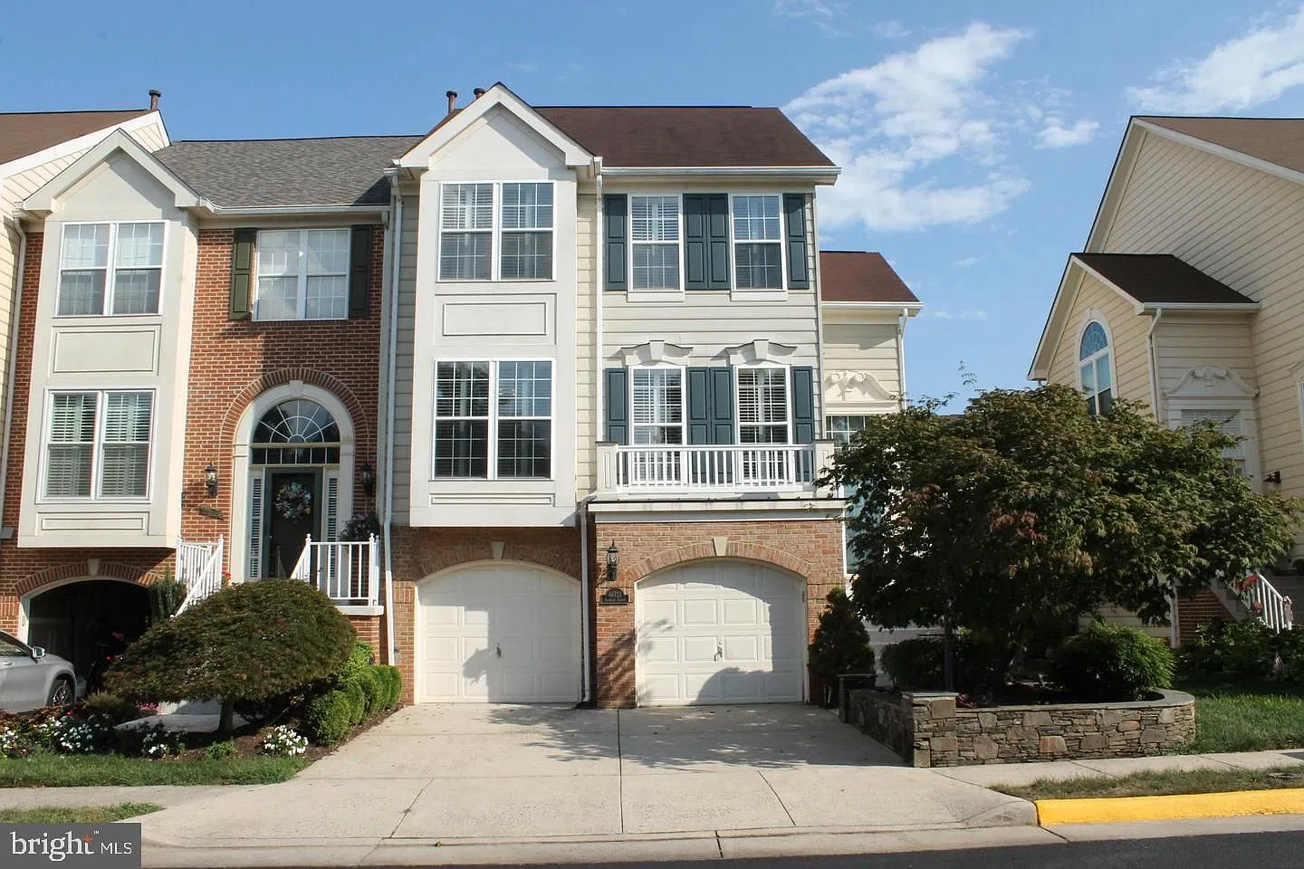 3 bed, 3.5 bath, 2566 sqft, $3,600 — Photo 1