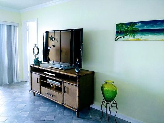 3rd image of 6265 Sun Blvd APT 306