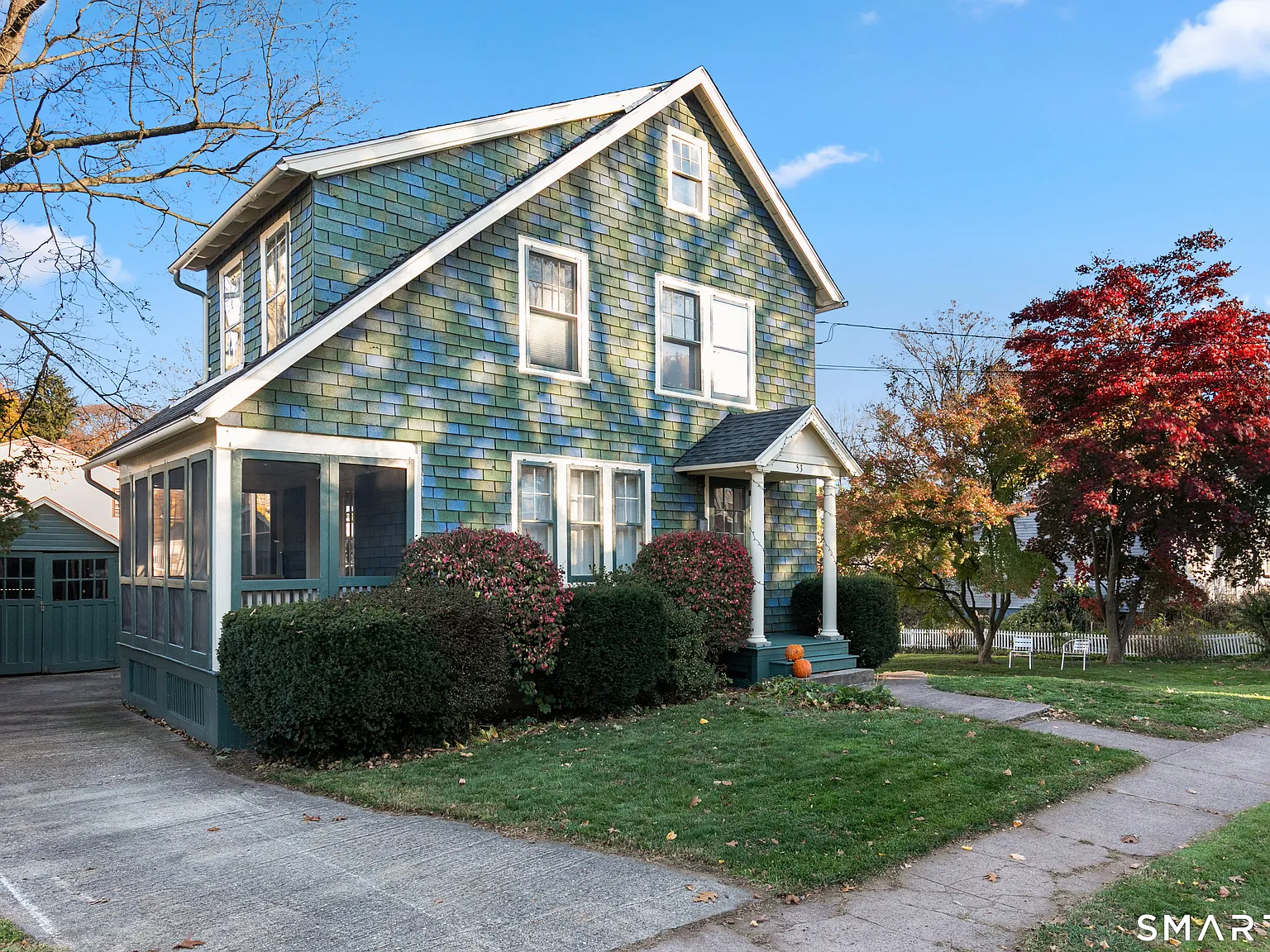 3 bed, 1.0 bath, 1172 sqft, $3,600 — Photo 2