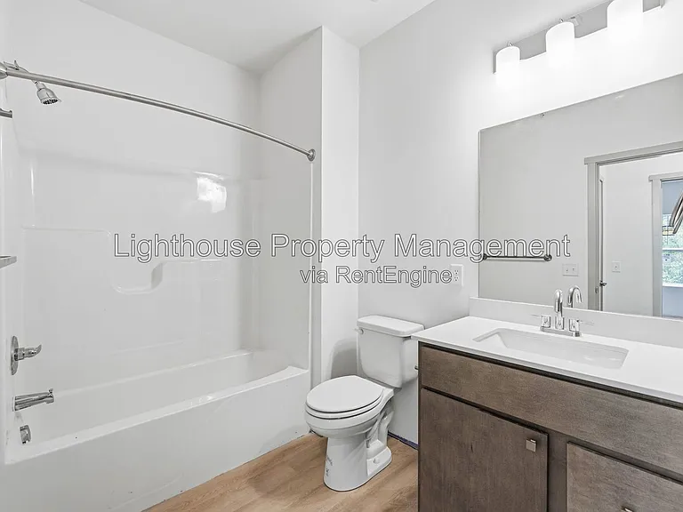 Riverbend Flats Apartments — Photo 49