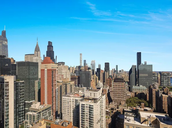 330 East 38th Street image 3 of 20