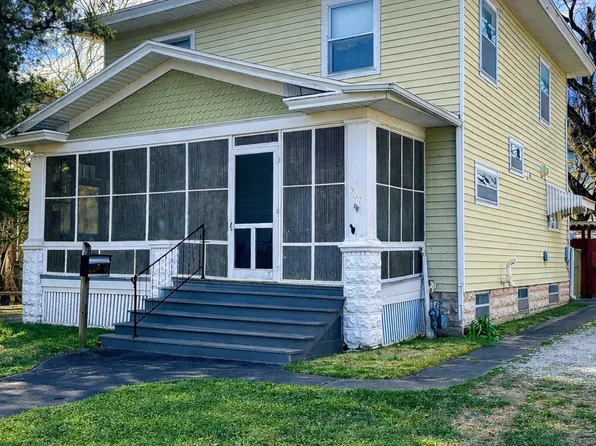 507 W 9th Ave, Winfield, KS 67156