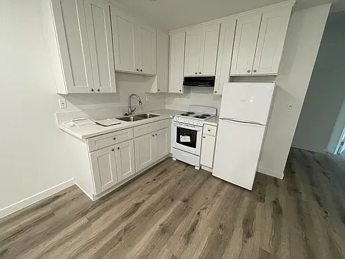 966 N Mariposa Ave #24 Photo 1