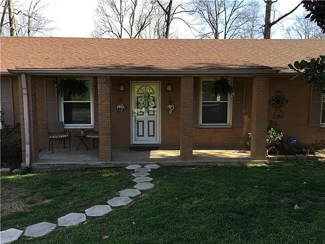 1st image of 102 Gloria Cir