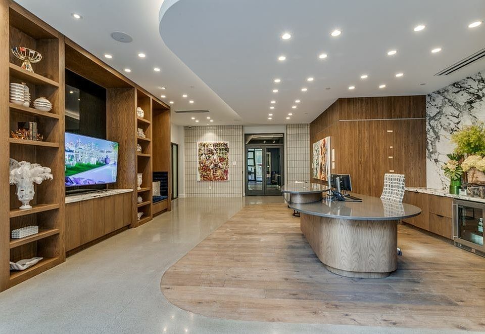 Lobby 2