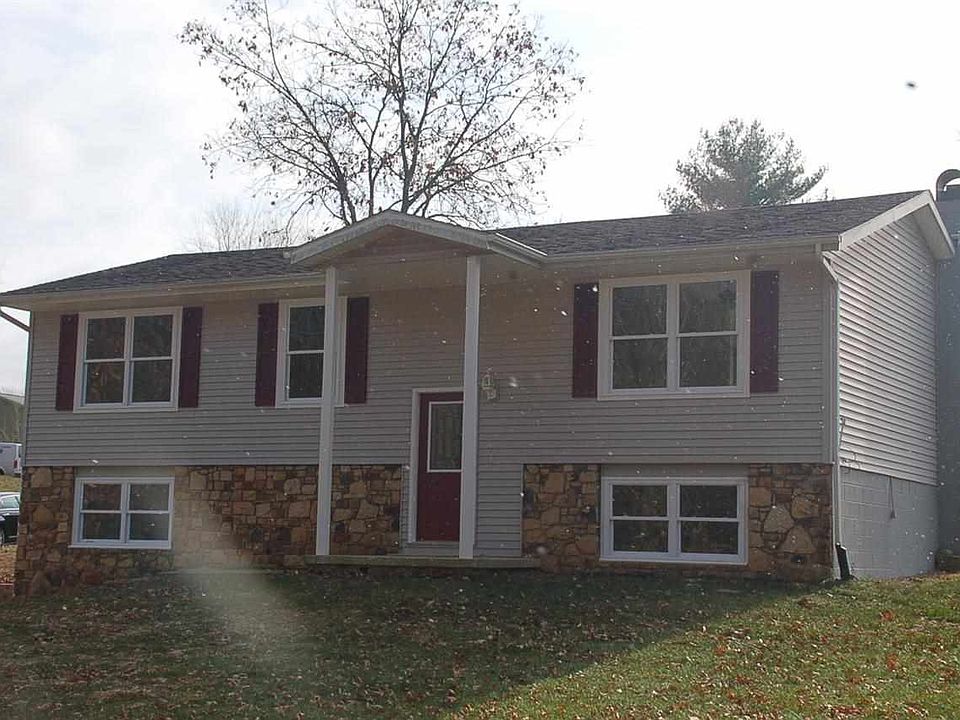 1st image of 901 N Chandler Dr