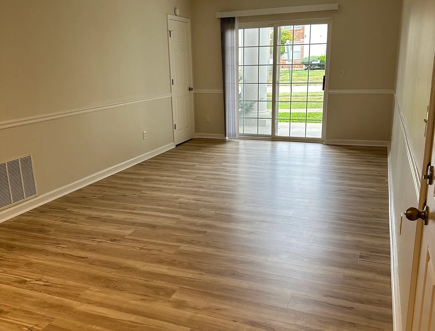 660 Materdie Ln — Photo 4