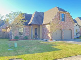 106 Hemlock Dr, Youngsville, LA 70592