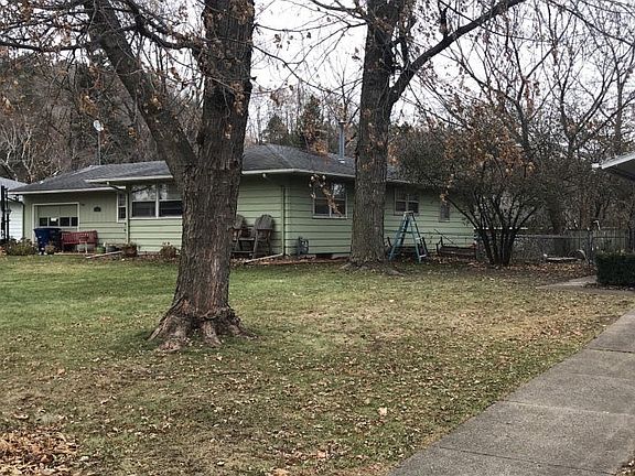 2nd image of 1833 Twin Bluff Rd