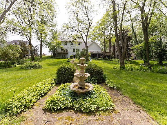 3rd image of 58688 Fawn River Ct