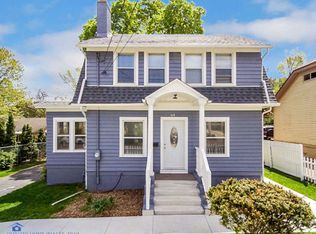 519 Laurel St, Elgin, IL 60120