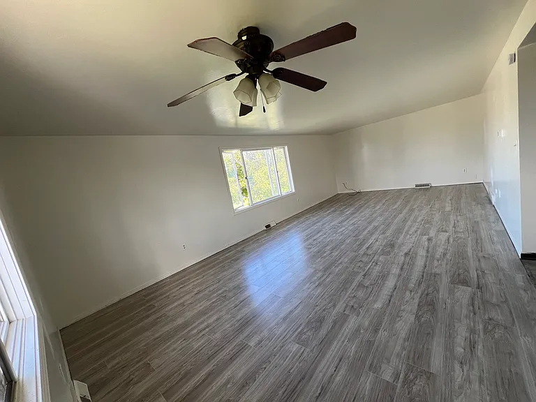 26 Sherry Dr #UPPER — Photo 1