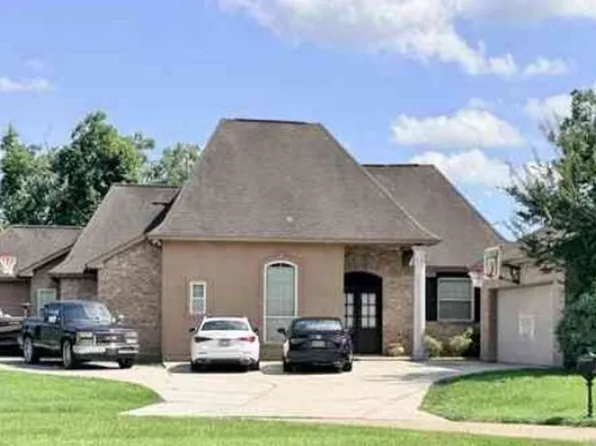 39071 Corinne Cir, Prairieville, LA 70769