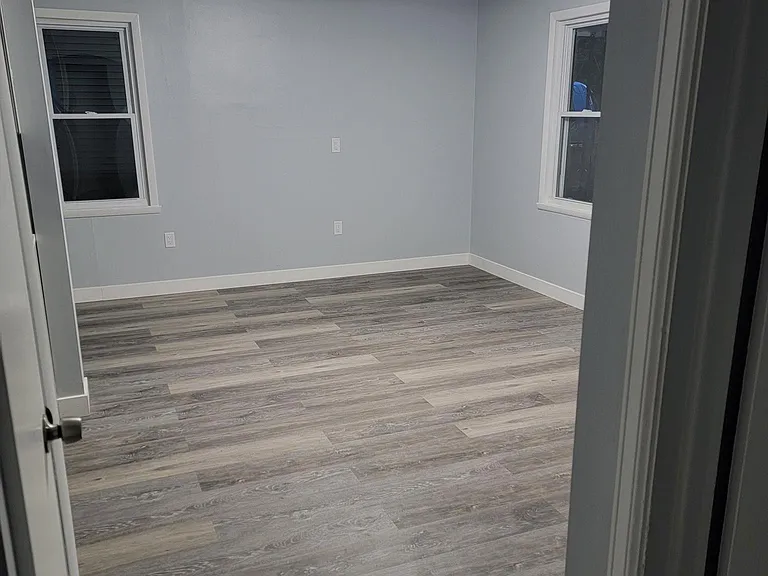 2417 SW Winterwood Ln — Photo 5
