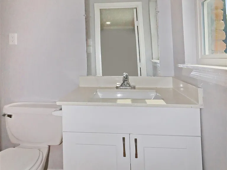 8711 Shadow Crest St — Photo 8