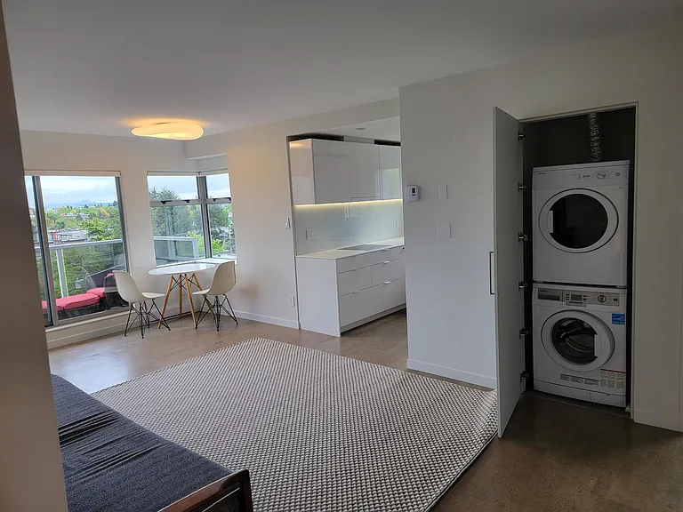 1166 W 11th Ave #701 — Photo 2