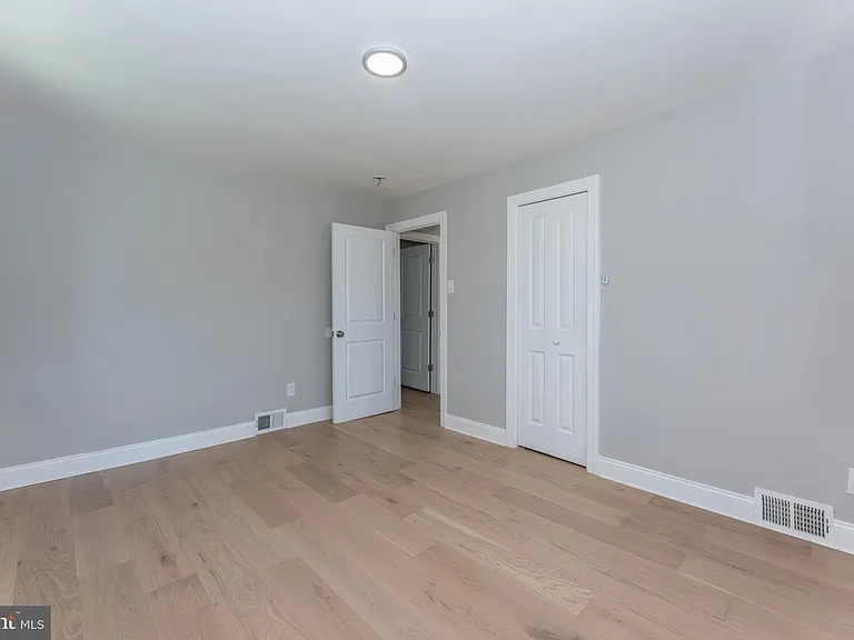75 Reeder Ave — Photo 32