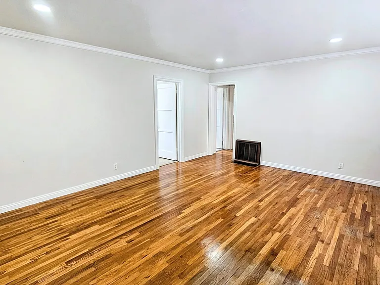 155 W Tudor St — Photo 4