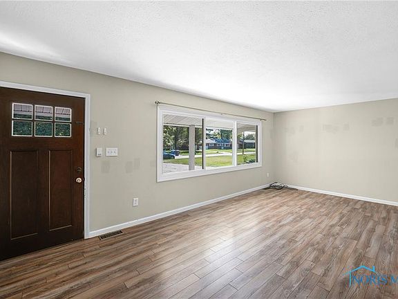 3rd image of 231 Margaret Pl