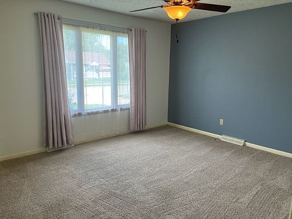 3rd image of 717 Charles St