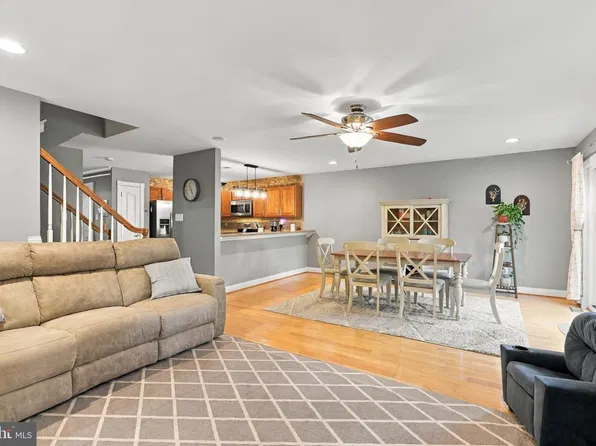 213 Wyncote Ct, Lansdale, PA 19446
