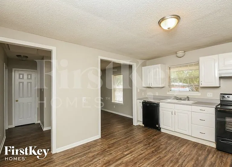 841 Hackamore St — Photo 6