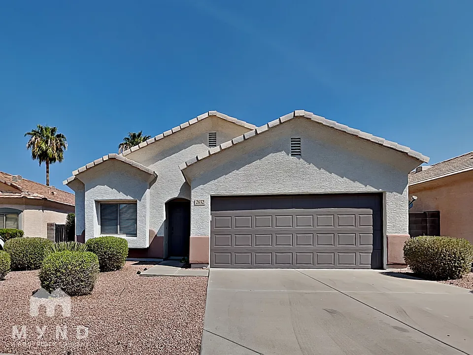 2632 E Hidalgo Ave
