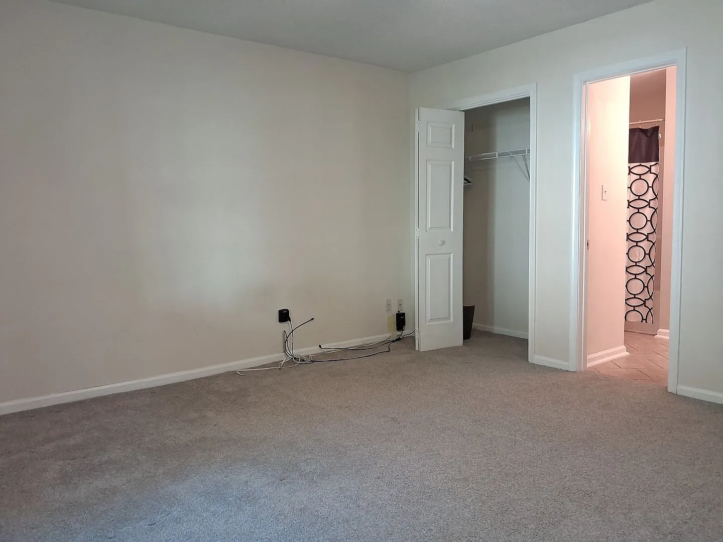 Charming 3 Bed, 2 Bath Home 1,428 Sq Ft — Photo 3