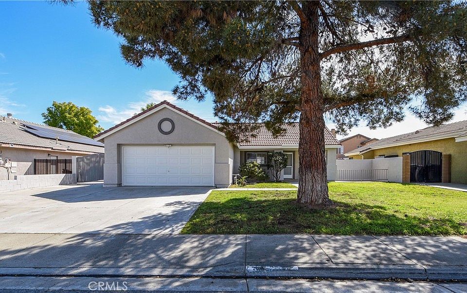 1st image of 26063 Ridgemoor Rd