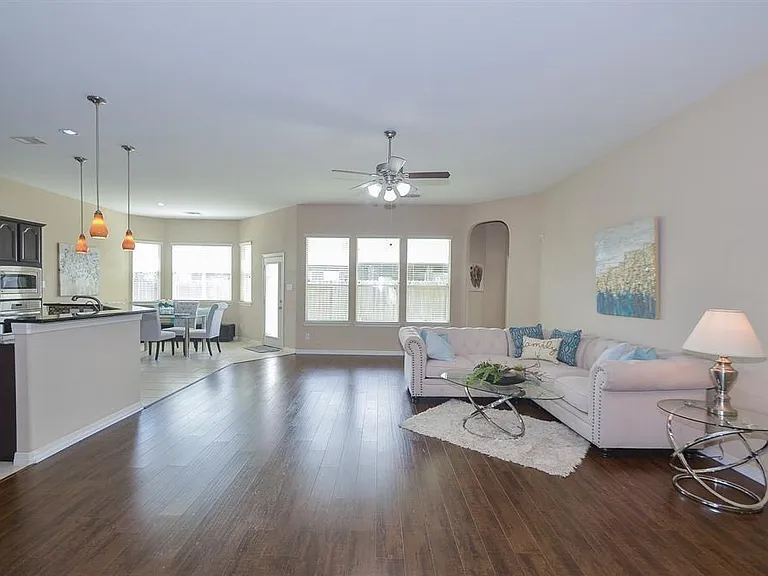 4107 Elk Bluff Ln — Photo 7