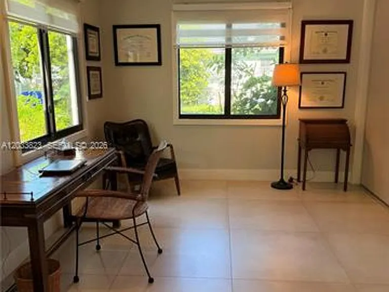 360 NW 40th St — Photo 13