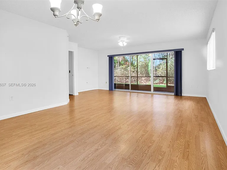 900 SW 142nd Ave #115L — Photo 10