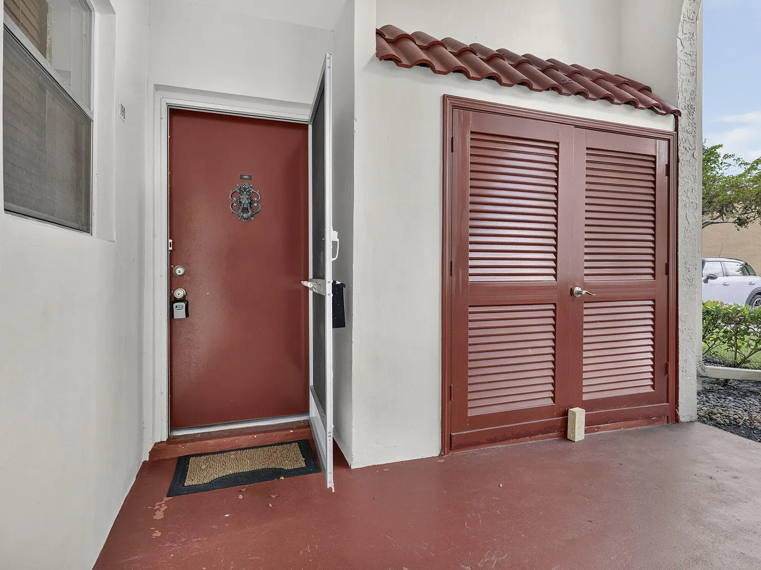 2 bed, 2.0 bath, 812 sqft, $1,600 — Photo 3