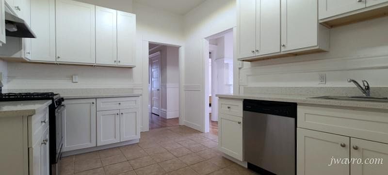 1st image of 610 Ashbury St #600