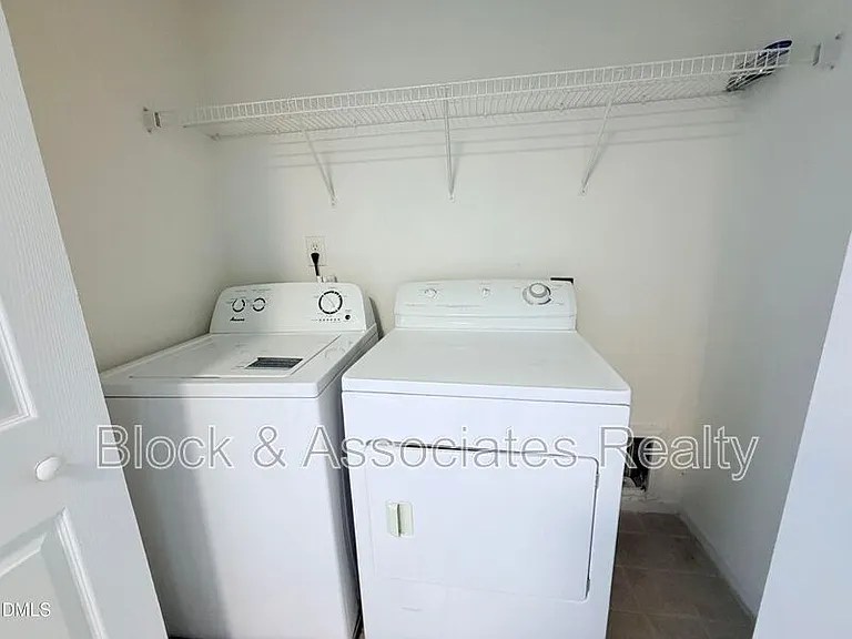 9812 Grettle Ct — Photo 12