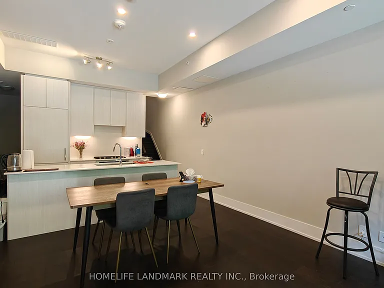165 Pears Ave #Townhouse 7 — Photo 4