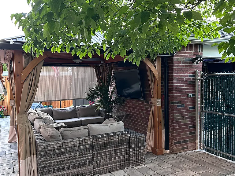 Madeline Ave — Photo 4