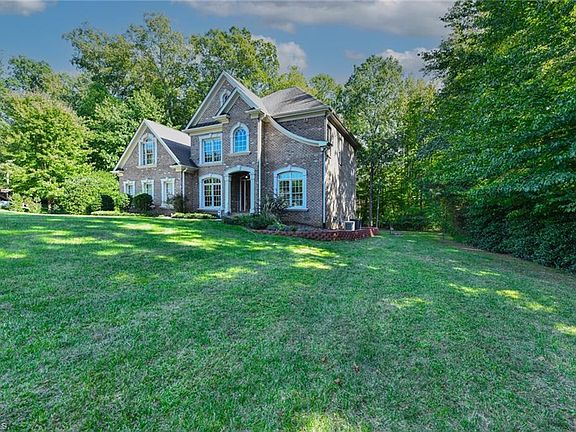 4th image of 1413 Loch Lomond Dr