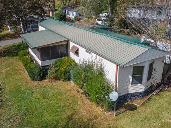 211 Rolling Acres Trl, Franklin, NC 28734