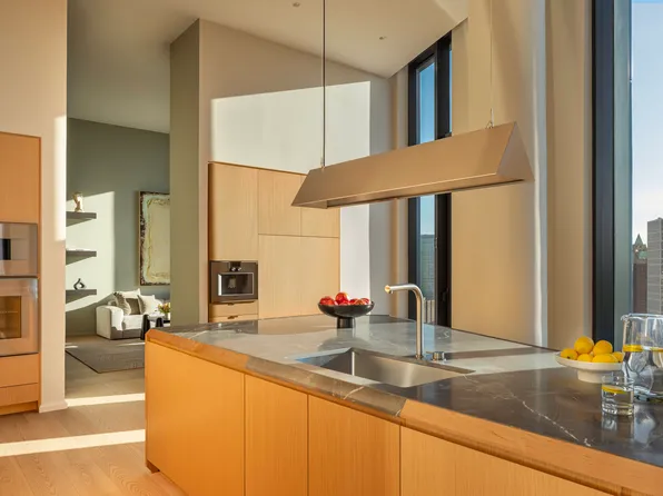 30 Front Street image 6 of 37