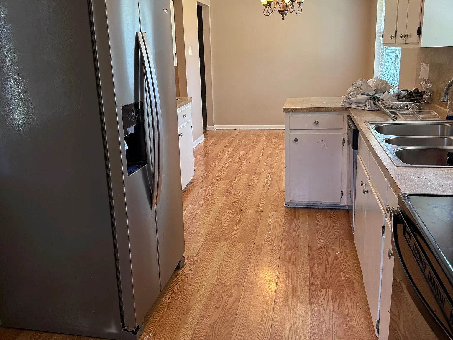 3 bed, 1.5 bath, 1358 sqft, $1,600 — Photo 3