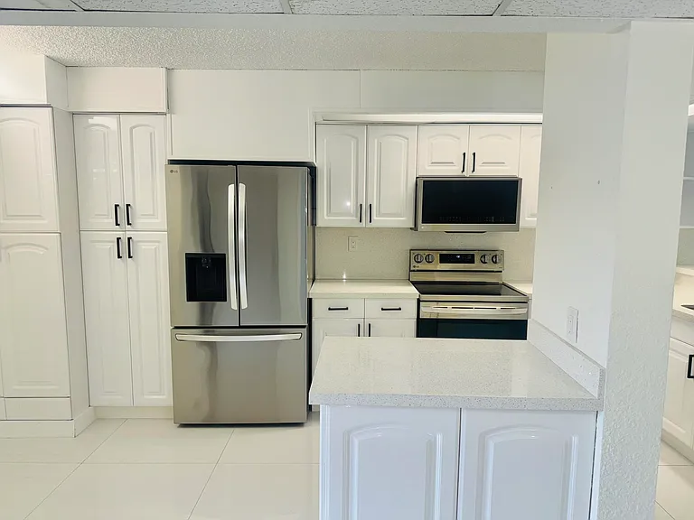 9 Royal Palm Way #102 — Photo 4