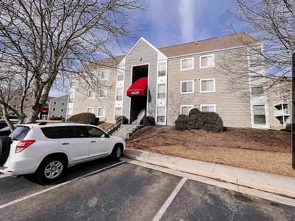 1400 Seneca Dr #I, Blacksburg, VA 24060