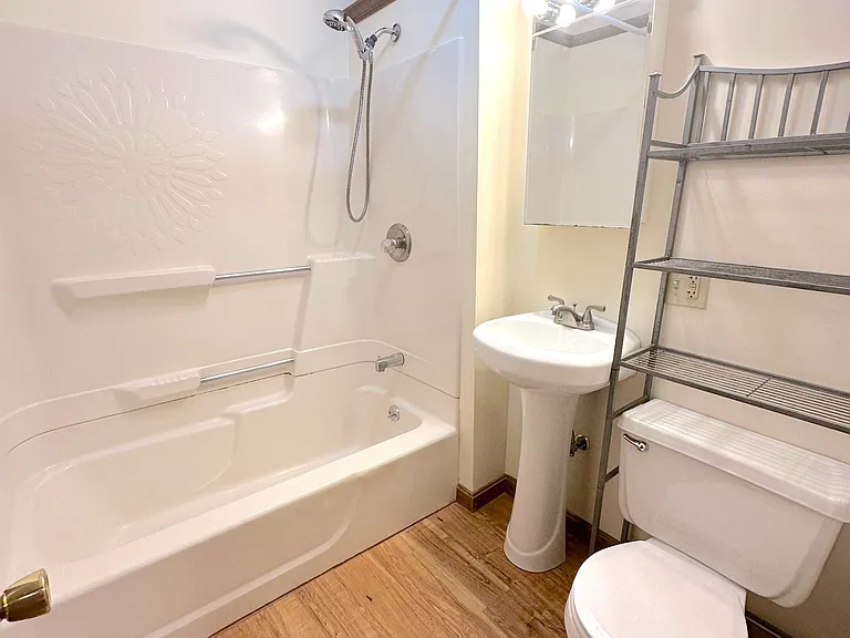 22 Kossuth St #201 — Photo 10