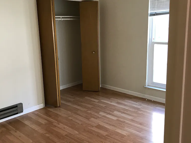 1528 Oxford St #8 — Photo 7