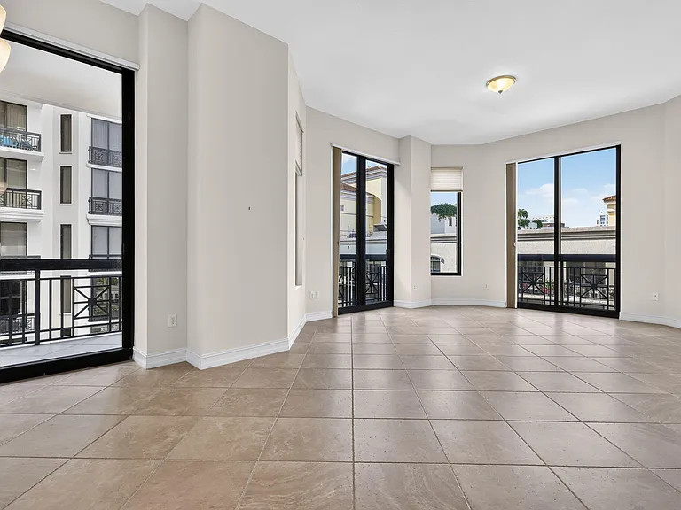 701 S Olive Ave #1504 — Photo 5