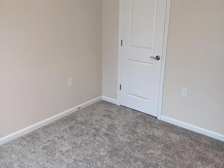 877 McKenzie Park Ter — Photo 18