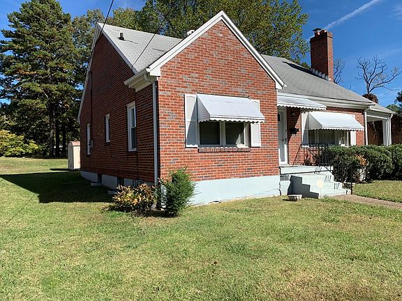 3rd image of 122 Sherwood Dr