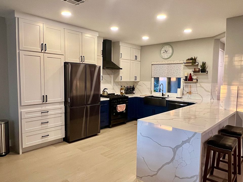 2nd image of 1273 Avenida Amistad